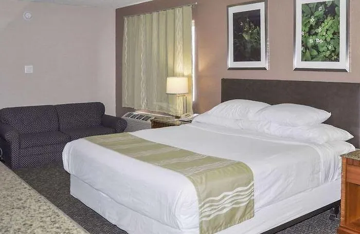 Rodeway Inn 2*